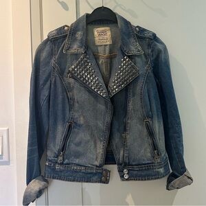 NWOT Zara Blue Jean Jacket Classic Denim Style